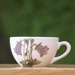 Porcelánový hrnček s obrázkom 9 - Zvonček a motýľ